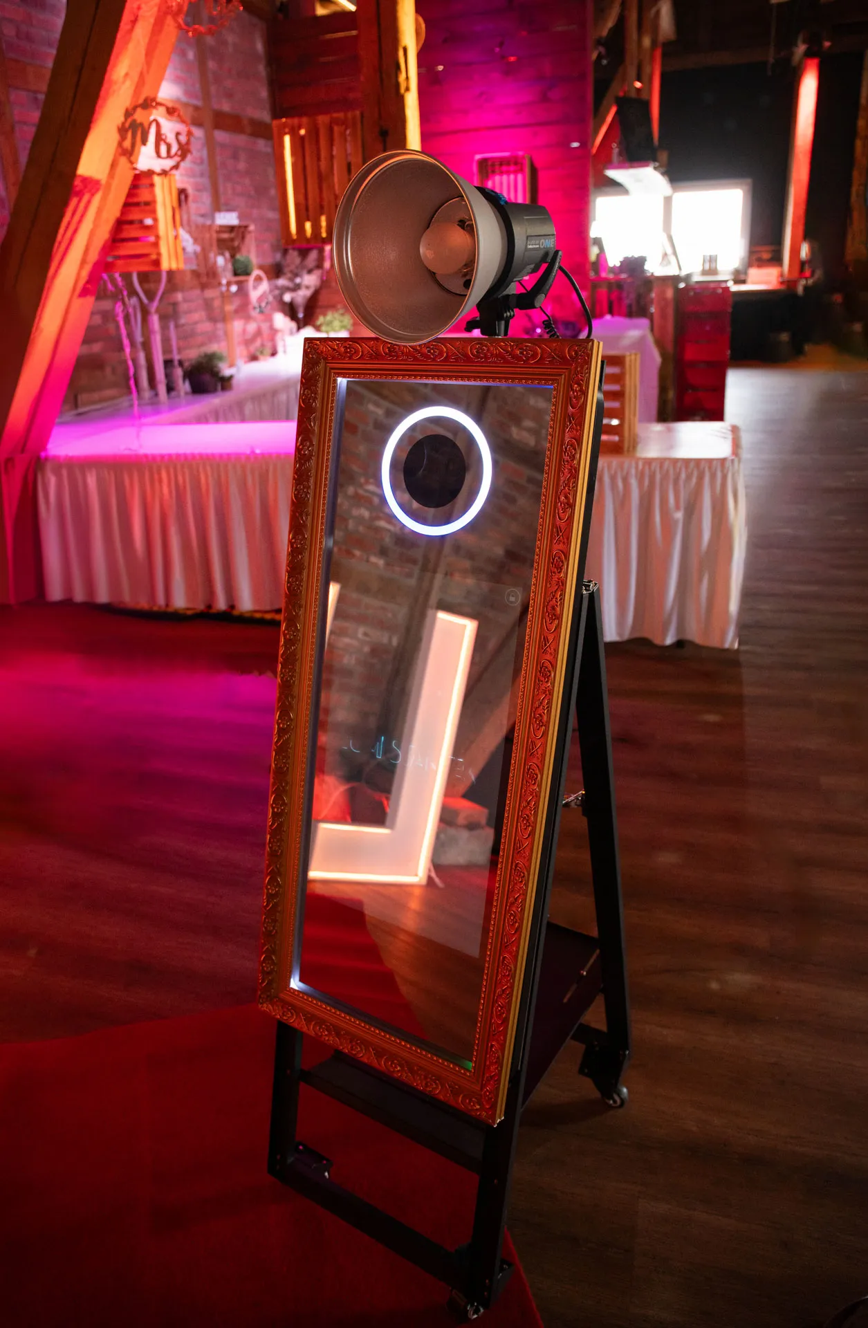 Spiegel mit Barockrahmen in der Edelkastanie Voitze